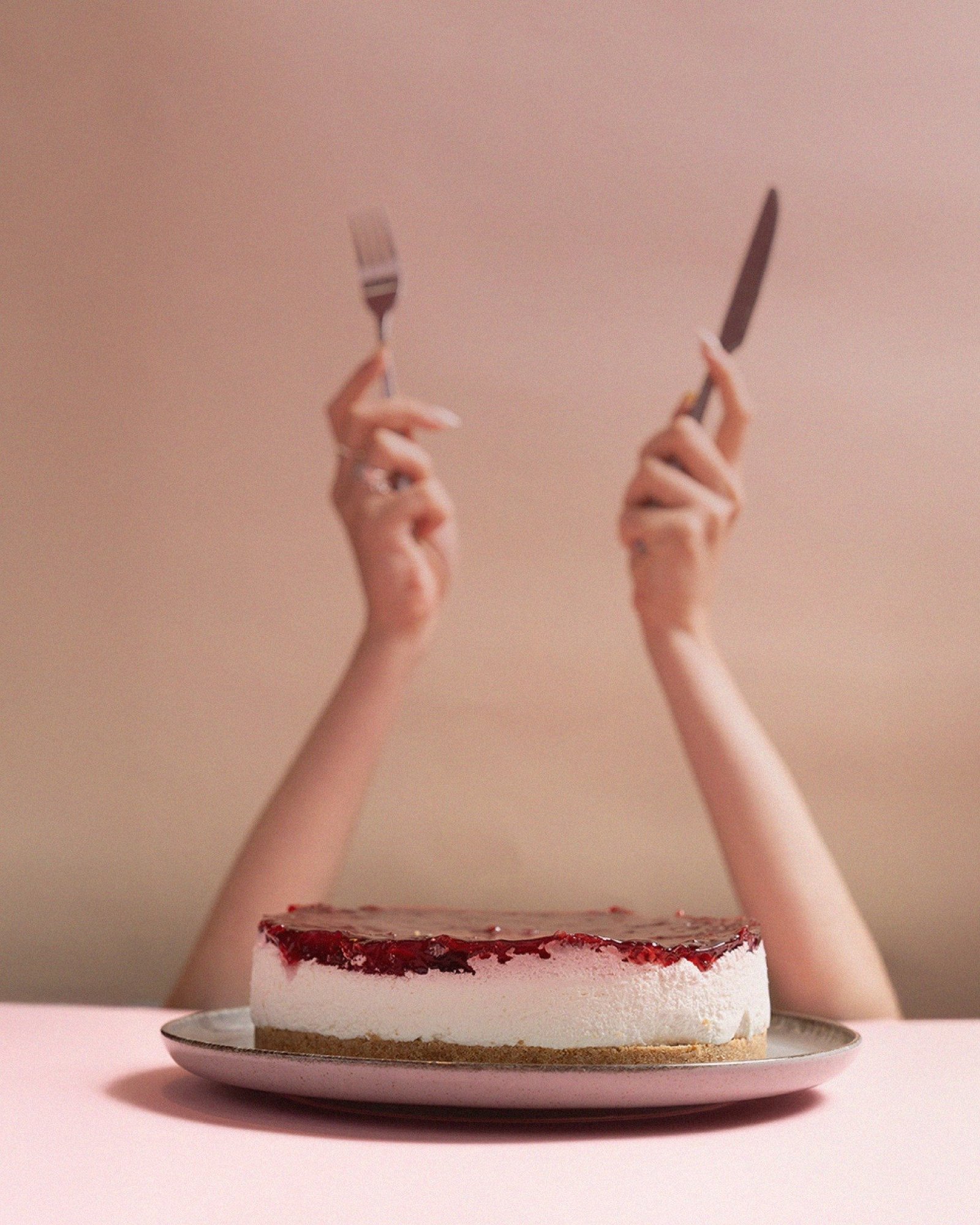 Për një moment të ëmbël, zgjidh cheesecake-in tonë