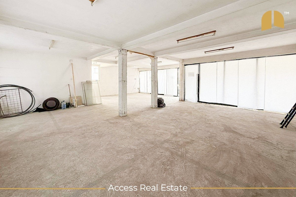Lokal me QIRA – 125m² – Kolovicë