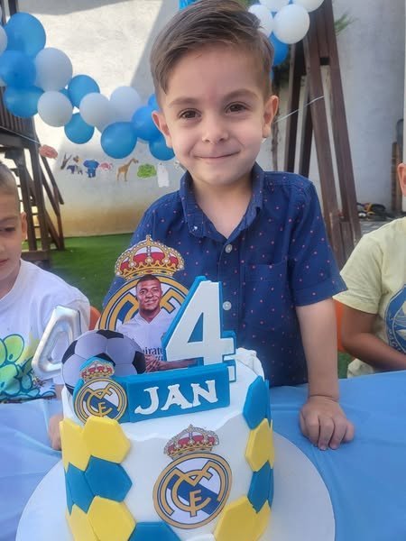 Shume urime ditëlindja e 4-të Jani