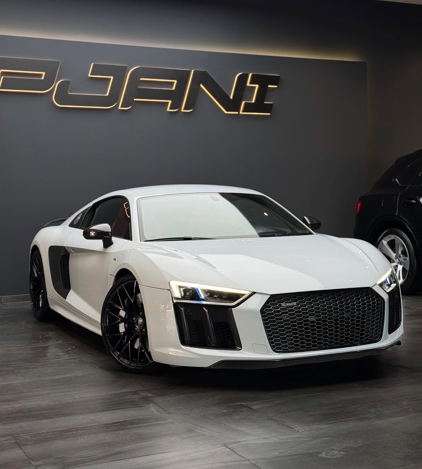 AUDI R8 5.2TFSI V10 QUATTRO 610PS CARBON