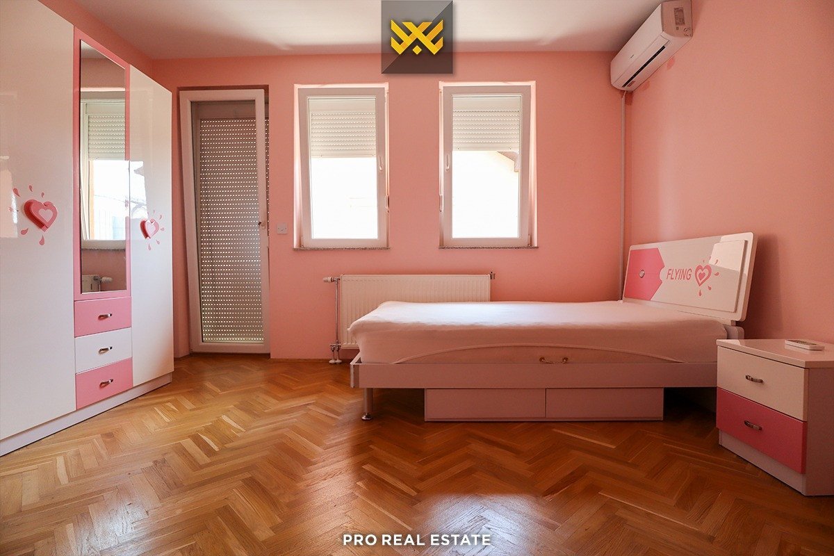 Thumbnail image 4