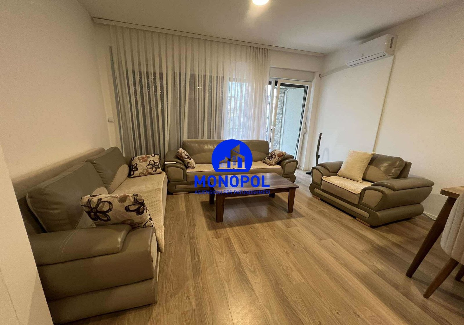 Banesë me qira në Lagjën Prishtina e Re
