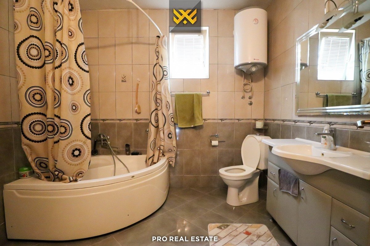 Thumbnail image 6