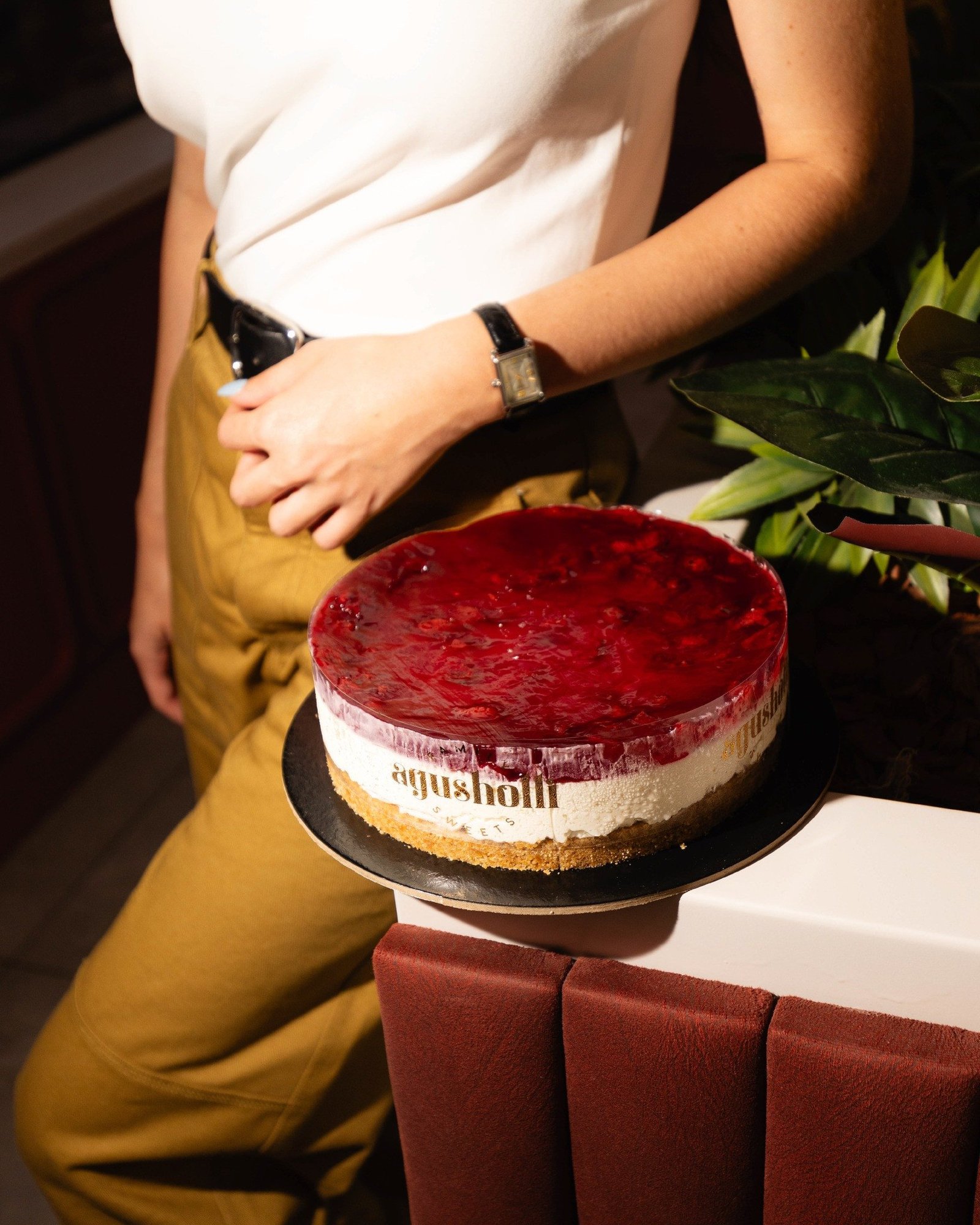 Një copë cheesecake, një moment për me u shiju