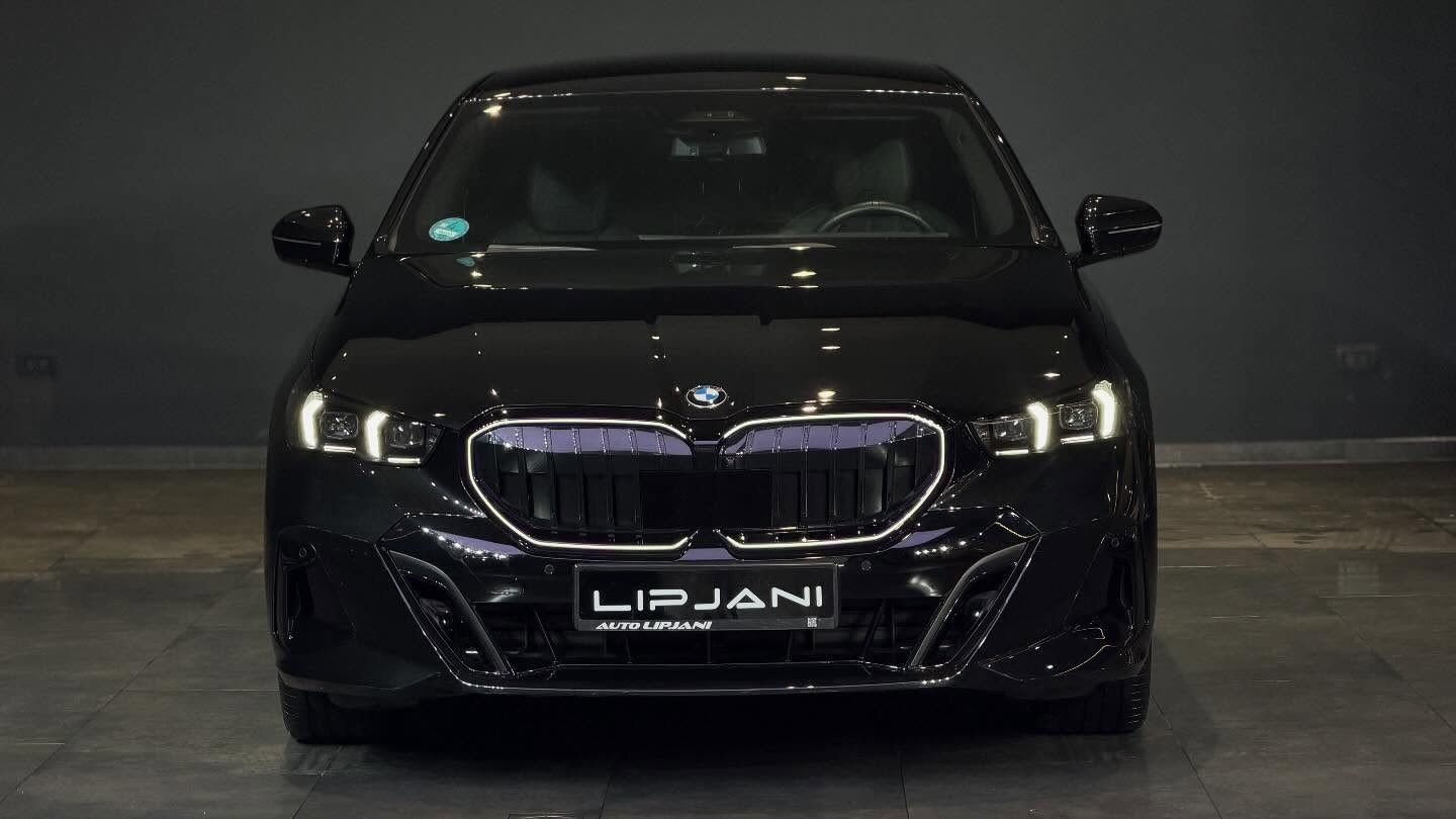 BMW 520D X-DRIVE M-PACKET BLACKEDITION