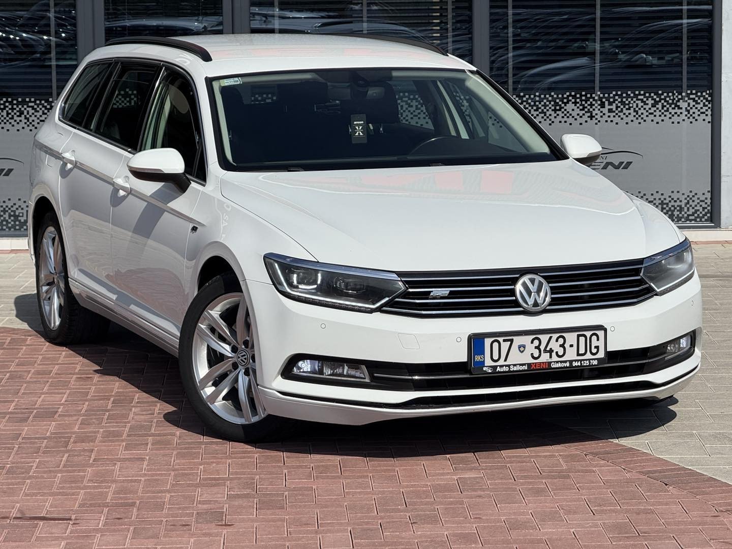 VW PASSAT B8 2.0TDI DSG - 3x R-LINE