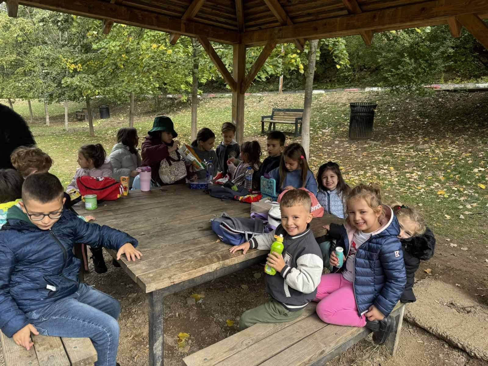 Lojera, buzeqeshje dhe shume dashuri