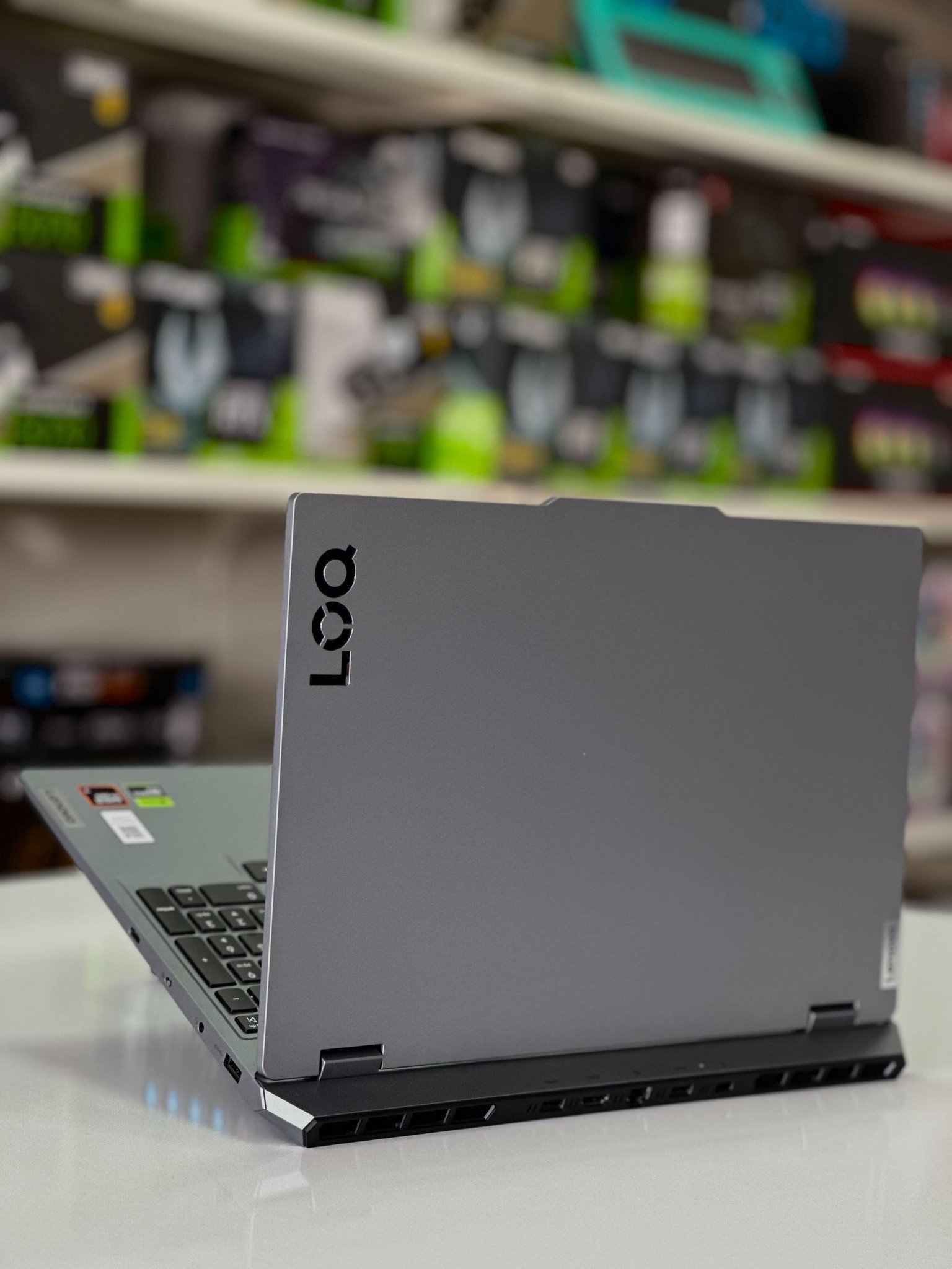 Lenovo LOQ 15AHP10