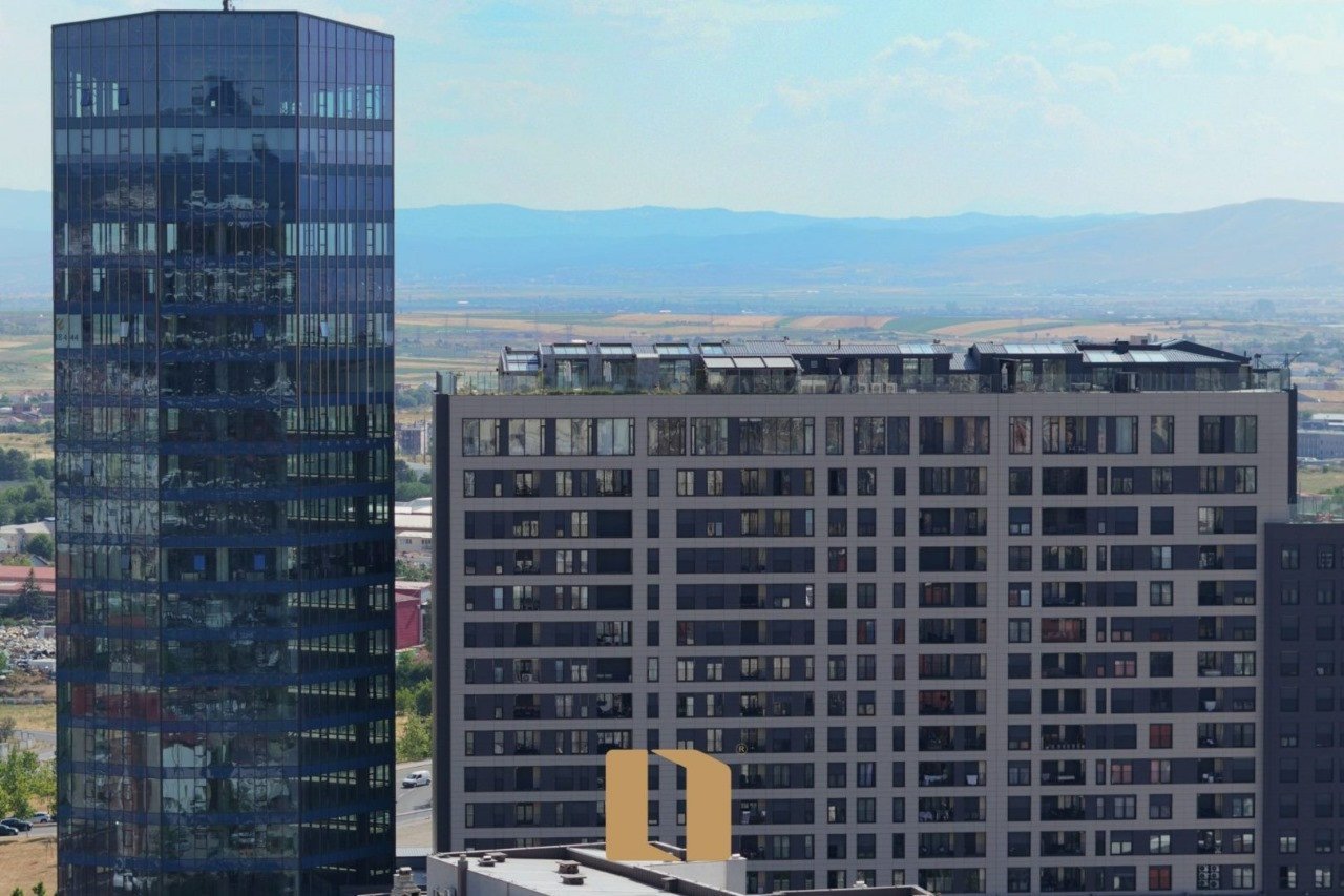 Lokal/Zyrë me qira – 570 m²