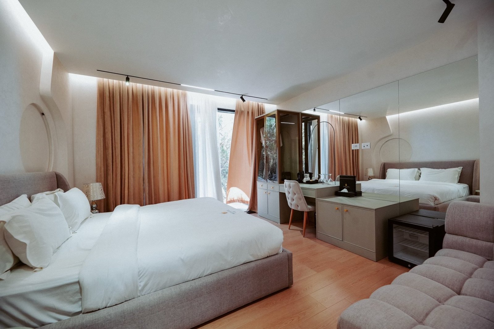 Steps from the sea, surrounded by pine trees and a room that feels like home