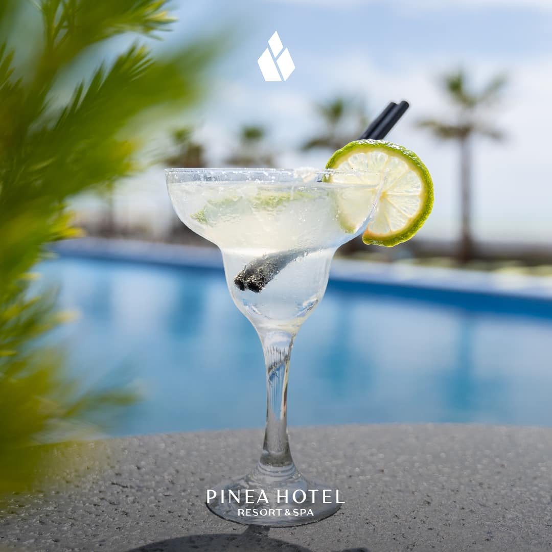 Shijoni koktejët më të shijshëm pranë peisazheve më të bukura të resortit tonë