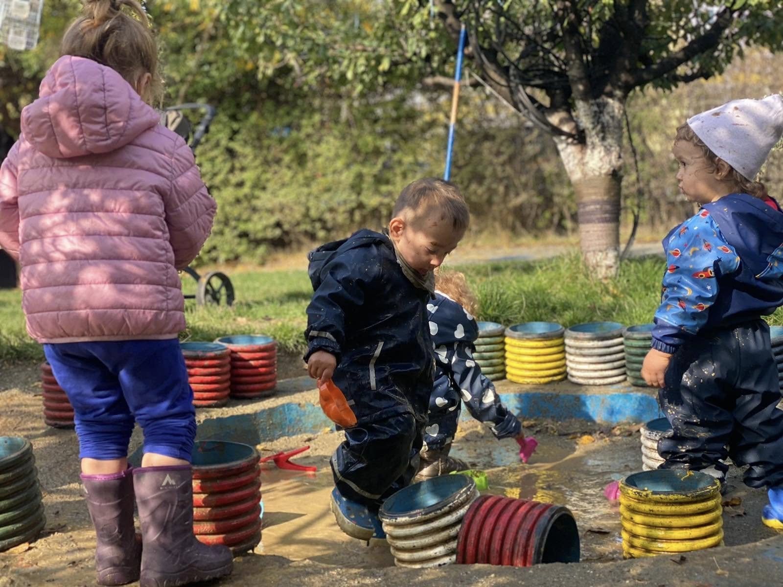 Një ditë me diell, lojë dhe shumë buzeqeshje