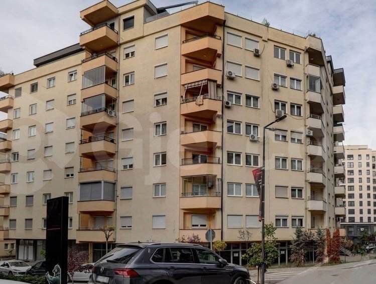 Banesë në #shitje në Lagjen Mati 1