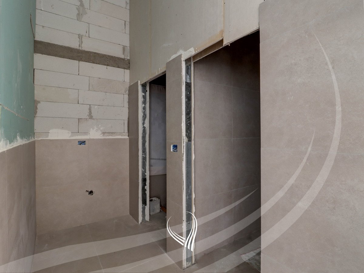 Thumbnail image 6