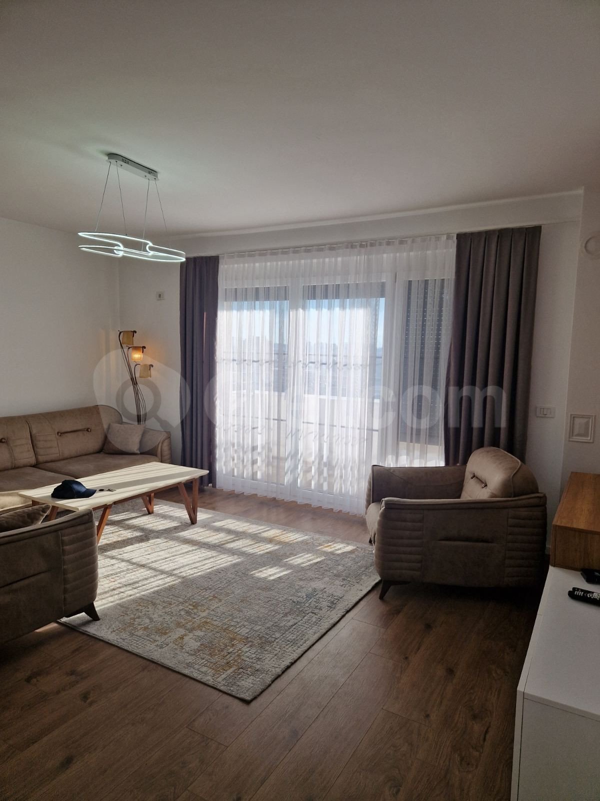 BANESË ME QIRA 2+1 NË TOPHANE