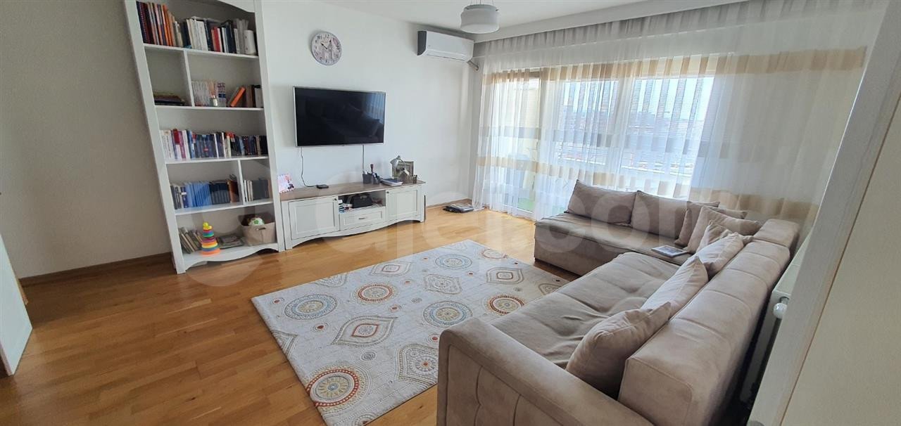 BANESË ME QIRA 1+1 NË BREGUN E DIELLIT