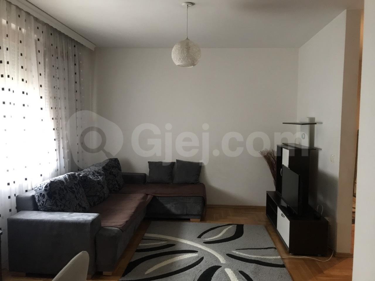 BANESË ME QIRA 1+1 NË KALABRI (EMSHIR)