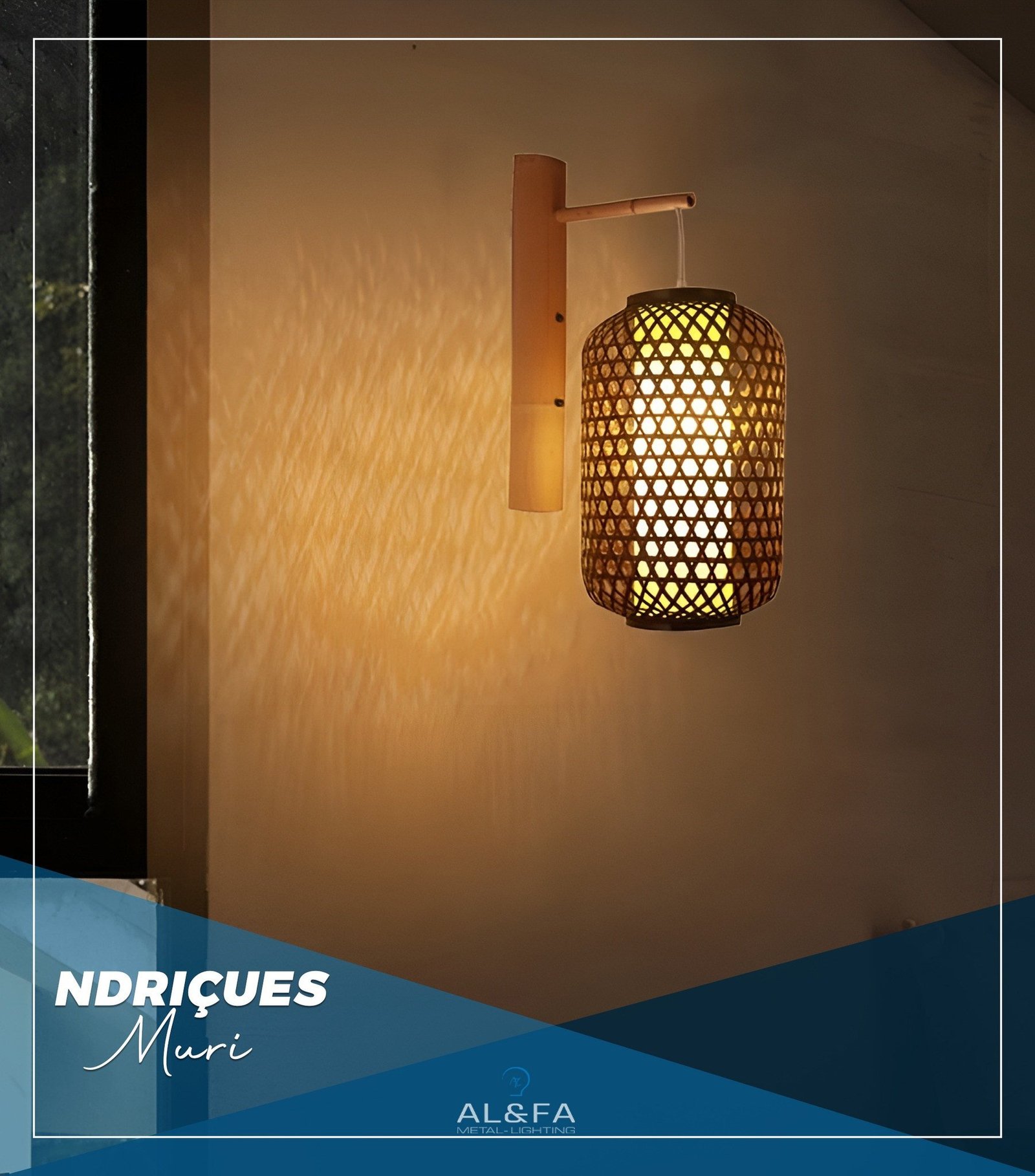 Kjo llambë muri me dizajn elegant dhe natyral