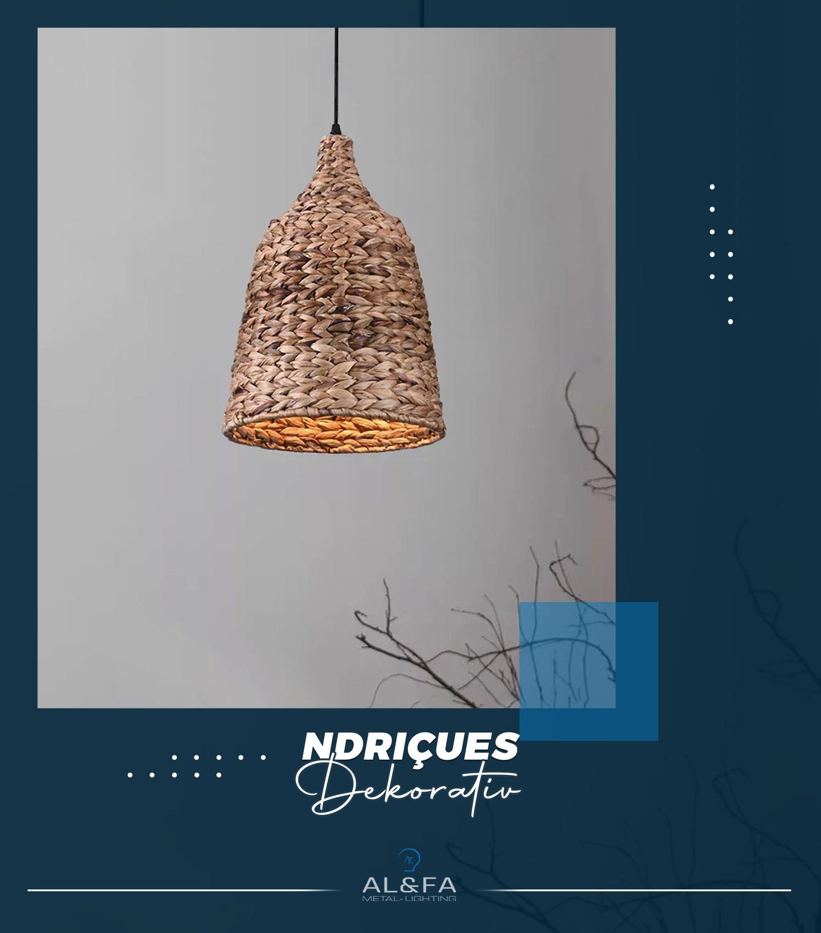 Dizajni i saj i thurur me dorë krijon një efekt unik ndriçimi