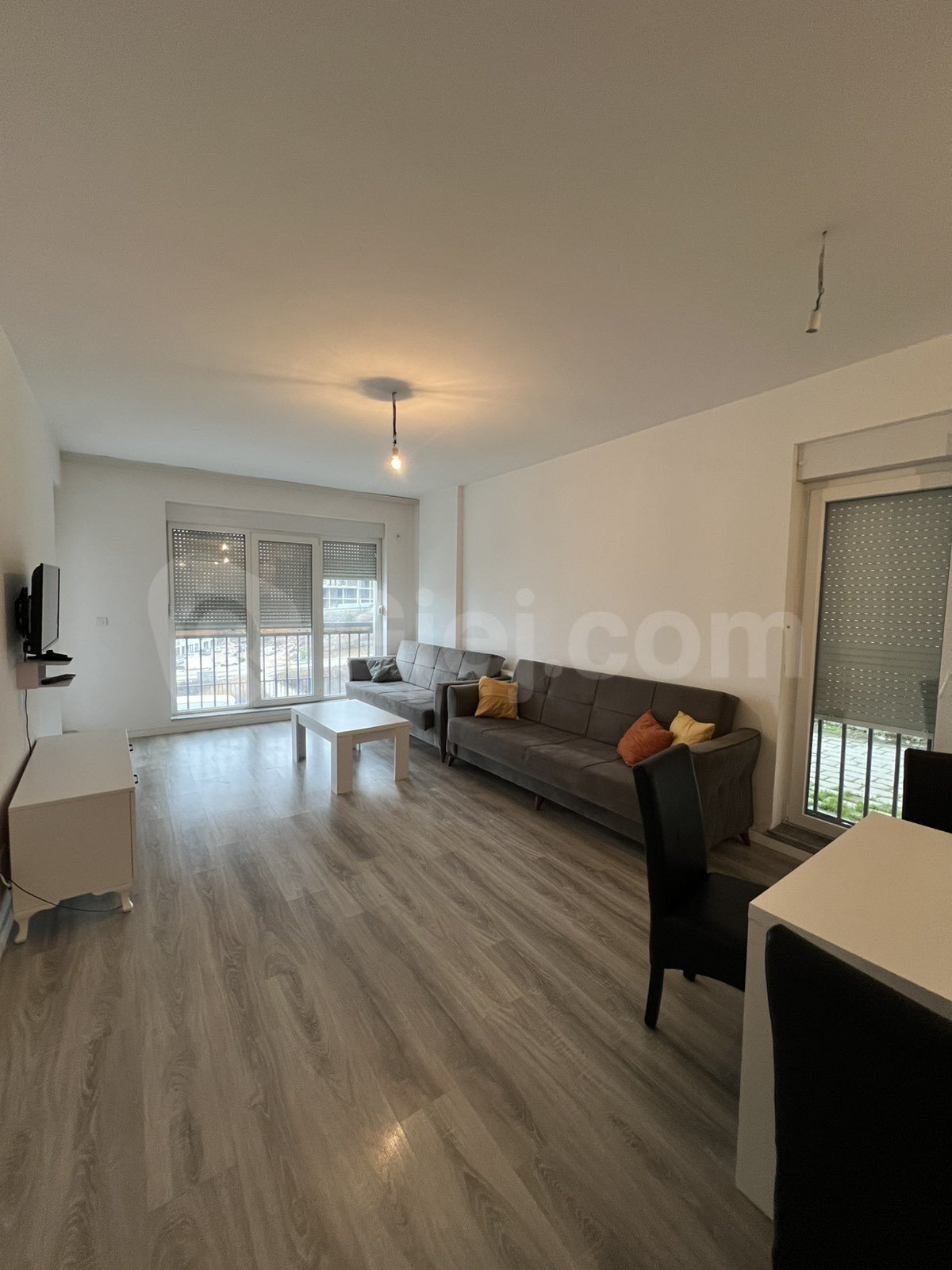 BANESË ME QIRA 2+1 NË KALABRI (EMSHIR)