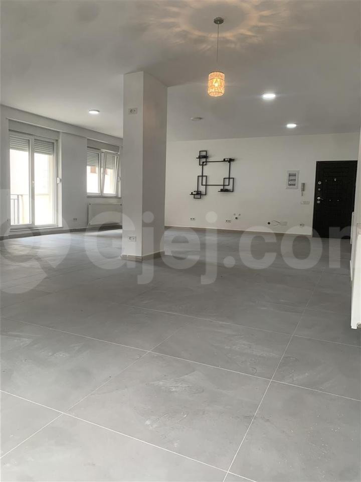 Banesë në #shitje në Rrugën B