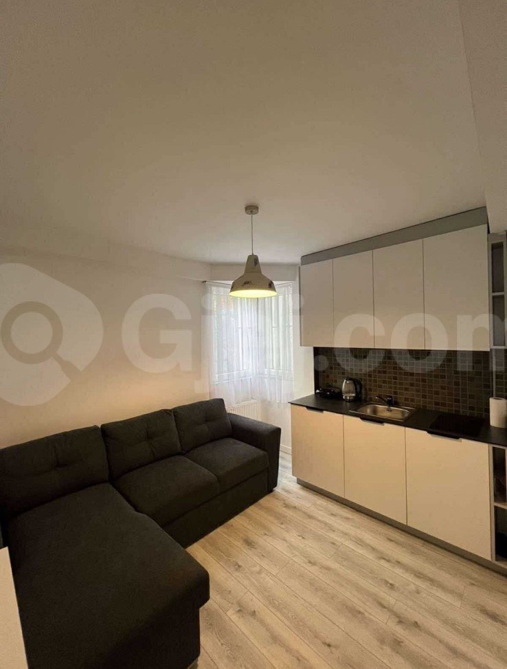 BANESË ME QIRA 1+1 NË PARKUN E QYTETIT