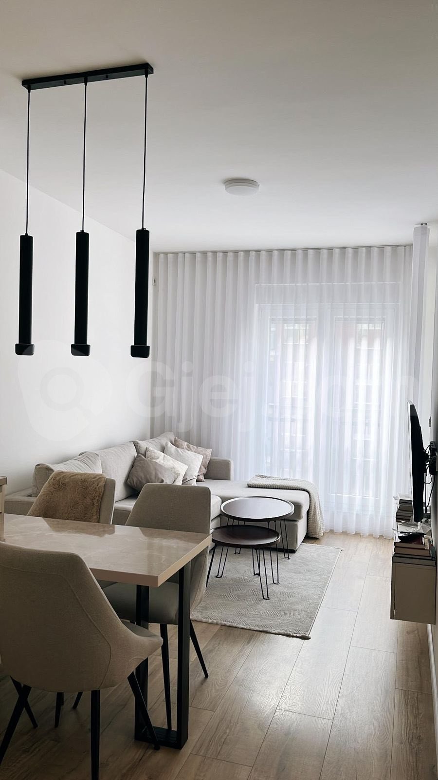 Banesë në #shitje në Rrugën C