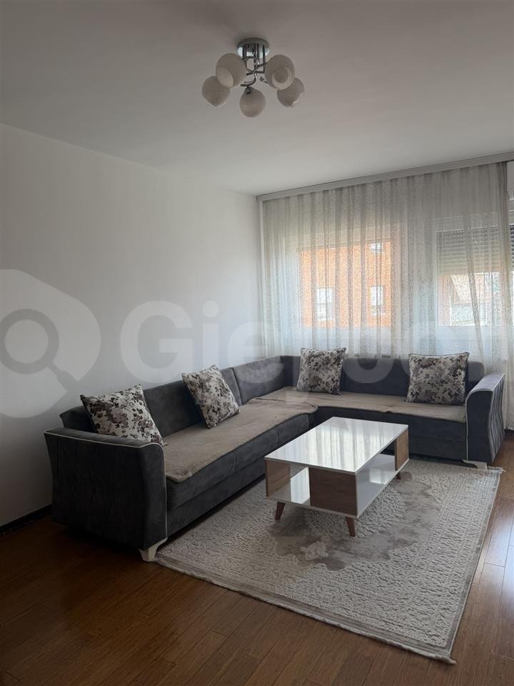 BANESË ME QIRA 2+1 NË BREGUN E DIELLIT