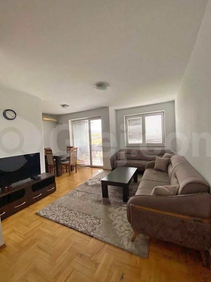 BANESË ME QIRA 2+1 NË KALABRI (EMSHIR)