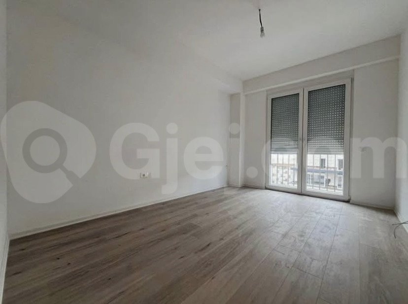 Banesë në #shitje në Veternik