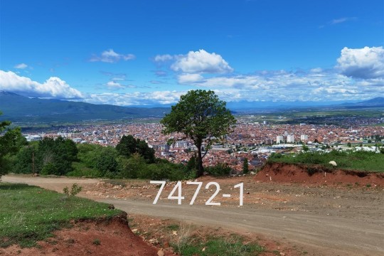 Shitet toka me cmim dhe pamje te mire ne Prizren