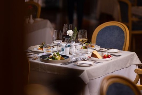 Swiss Diamond Hotel Prishtina - Zbuloni elegancën e darkës luksoze