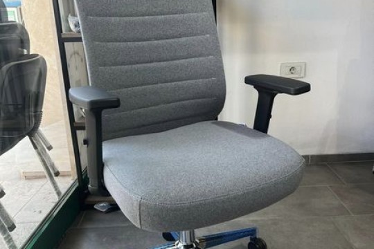 GM Chair -Karrige